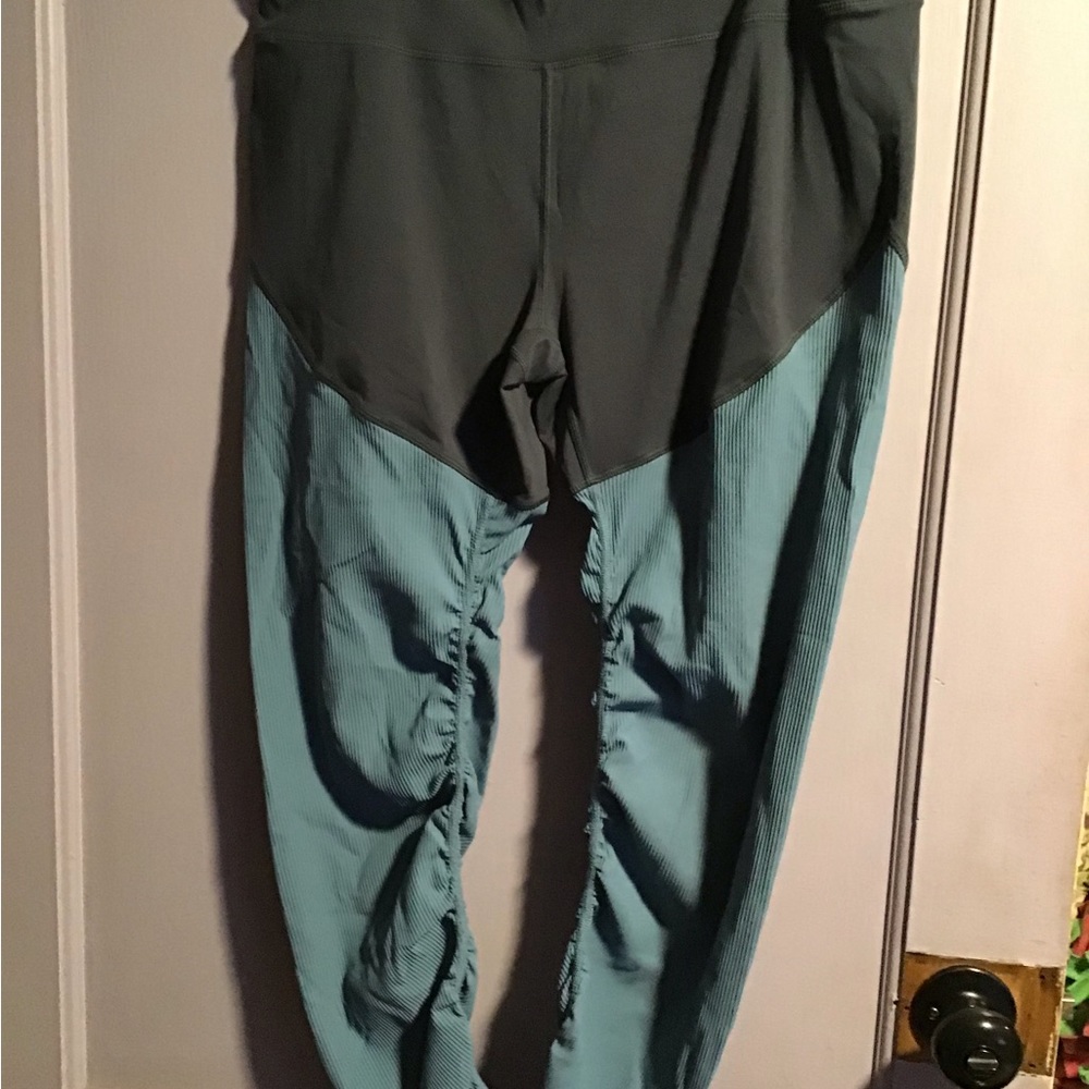 Zyia Storm Parallel Leggings 14-16